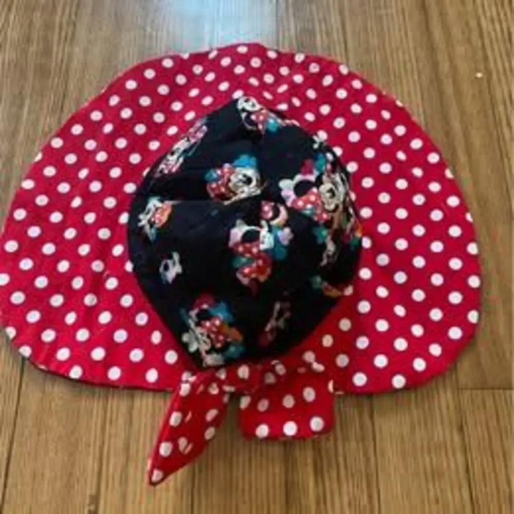 Handmade Minnie Mouse Disney hat for toddler to little kids - like new!